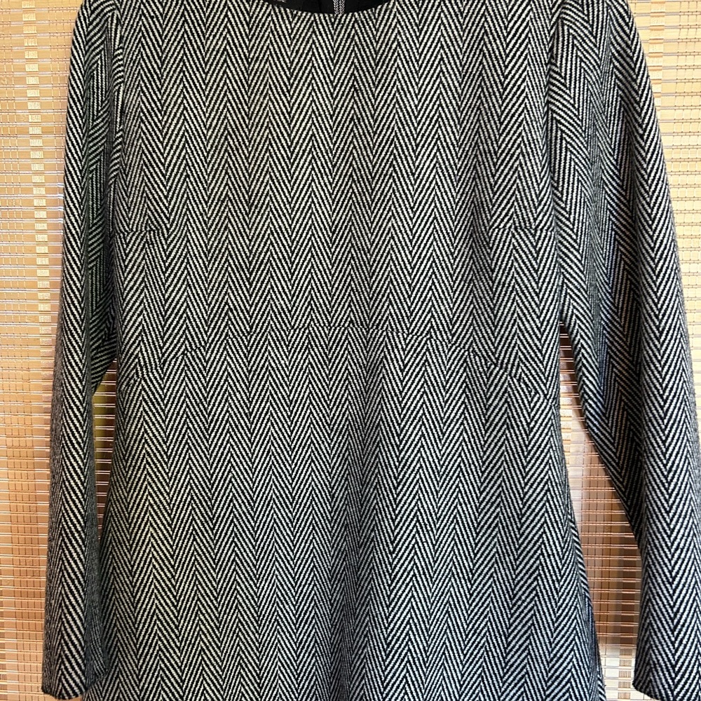 Tailored herringbone wool dress - Picture 2 of 6